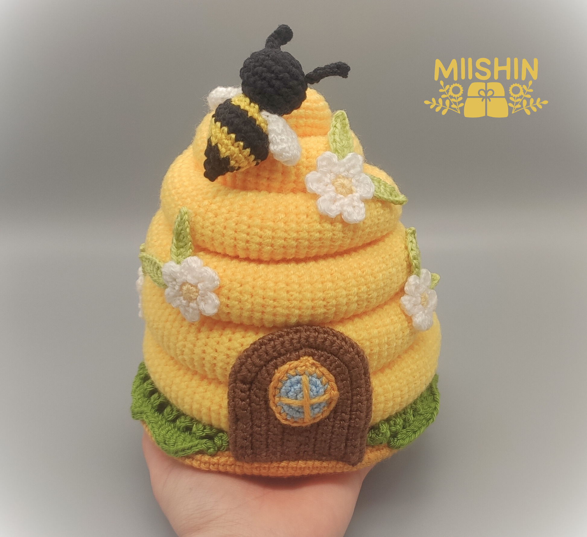 beehive crochet, bee decor, spring home decor, crochet ornament, handmade gift, bee lover gift, spring decoration, cute crochet, amigurumi decor, floral crochet, eco friendly gift, crochet home decor, kawaii home decor