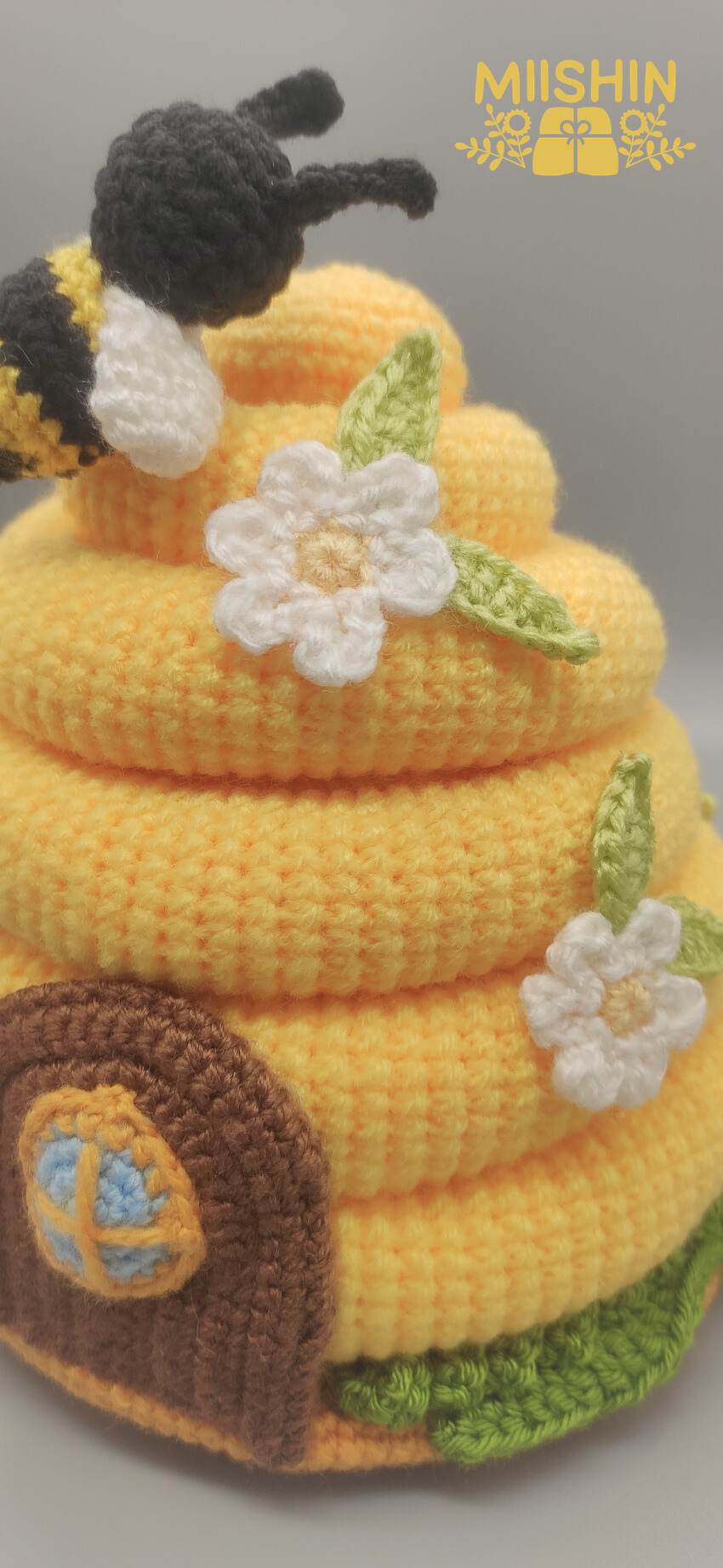 beehive crochet, bee decor, spring home decor, crochet ornament, handmade gift, bee lover gift, spring decoration, cute crochet, amigurumi decor, floral crochet, eco friendly gift, crochet home decor, kawaii home decor