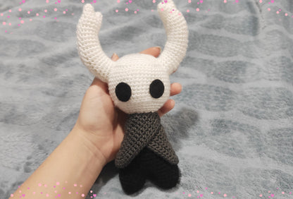 Hollow Knight- Amigurumi Crochet, 2 tamaños, convertible a llavero