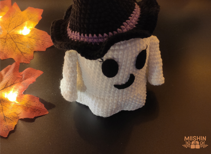 cute and little ghost, shiver ghostie, halloween, crochet, handmade, ideal for gift, home decor, amigurumi