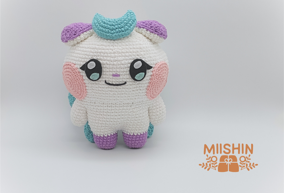 Handmade Jjongyo crochet plushie doll in white and purple yarn, handcrafted K-Pop amigurumi collectibles by Miishin. Front View.