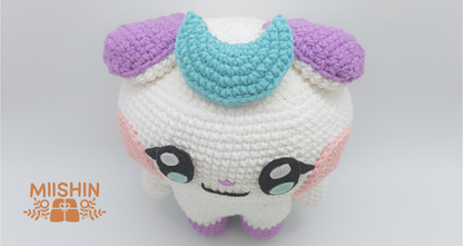 Handmade Jjongyo crochet plushie doll in white and purple yarn, handcrafted K-Pop amigurumi collectibles by Miishin. Top View.