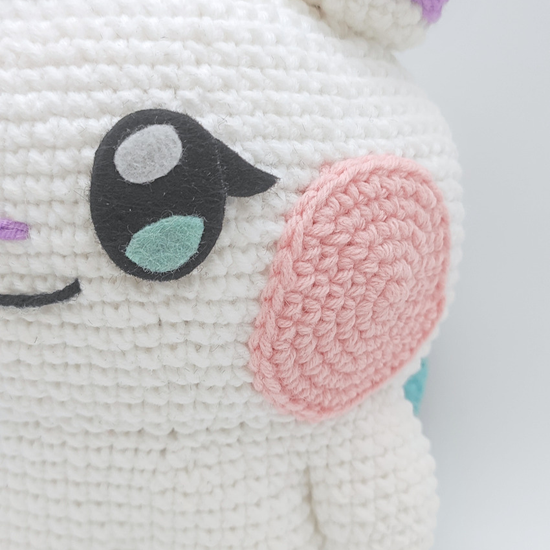 Jjongyo crochet pattern PDF download, amigurumi K-Pop doll DIY tutorial photo by Miishin.