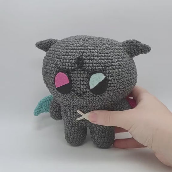 Video of amigurumi Kkamyo.