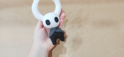 Hollow Knight- Amigurumi Crochet, 2 tamaños, convertible a llavero