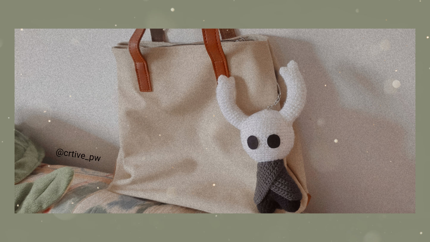 Hollow Knight- Amigurumi Crochet, 2 tamaños, convertible a llavero